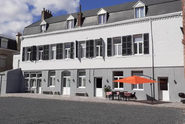Les Appartements Fenelon Le Cateau-Cambresis Bagian luar foto