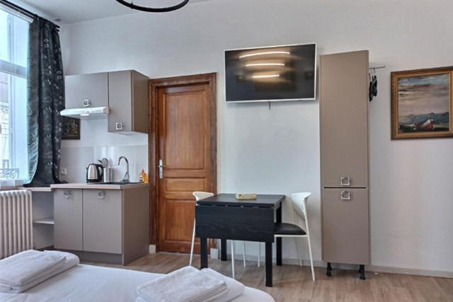 Les Appartements Fenelon Le Cateau-Cambresis Bagian luar foto